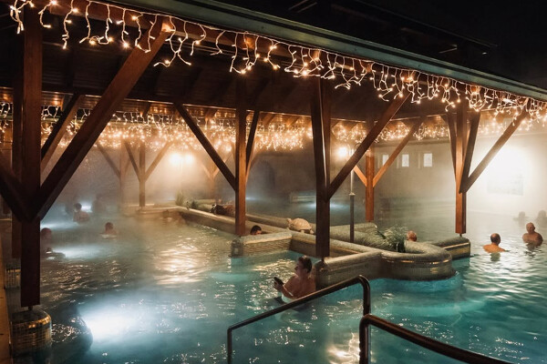 Adventní Budapešť s koupáním v termálech Mosonmagyróvár