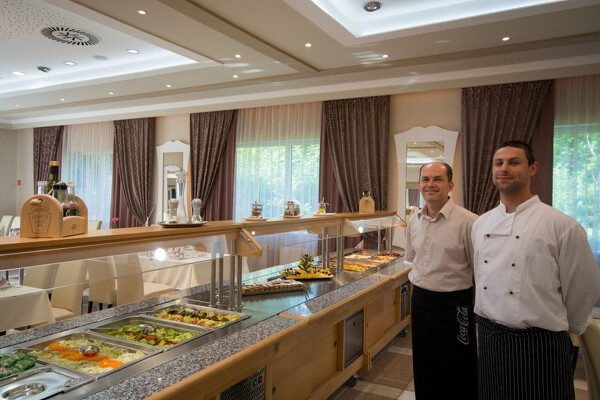 Adventní Györ a Bratislava s koupáním v termálech Velký Meder