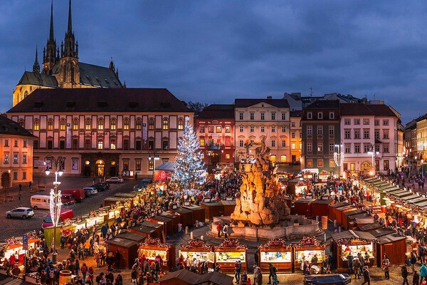 Adventní lázně Bükfürdő a vánoční Brno