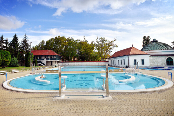 EGER, HUNGUEST HOTEL FLÓRA****