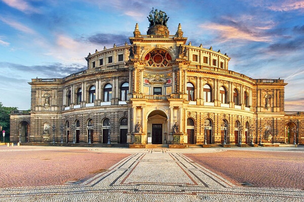 Českosaské Švýcarsko, Drážďany